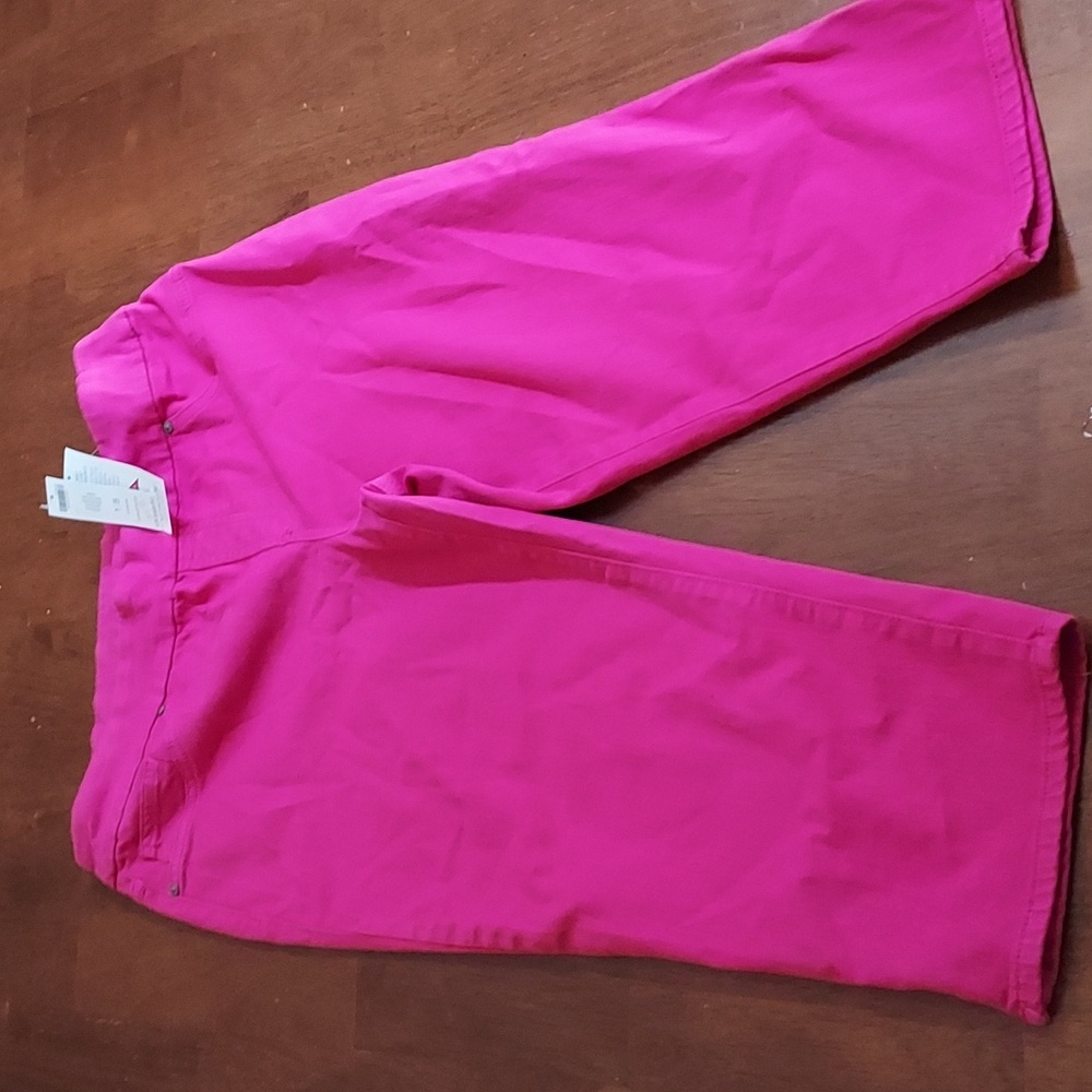 Chicos Pink Pull on Capri size 1.5 (10)
